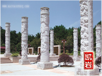 龍柱石雕